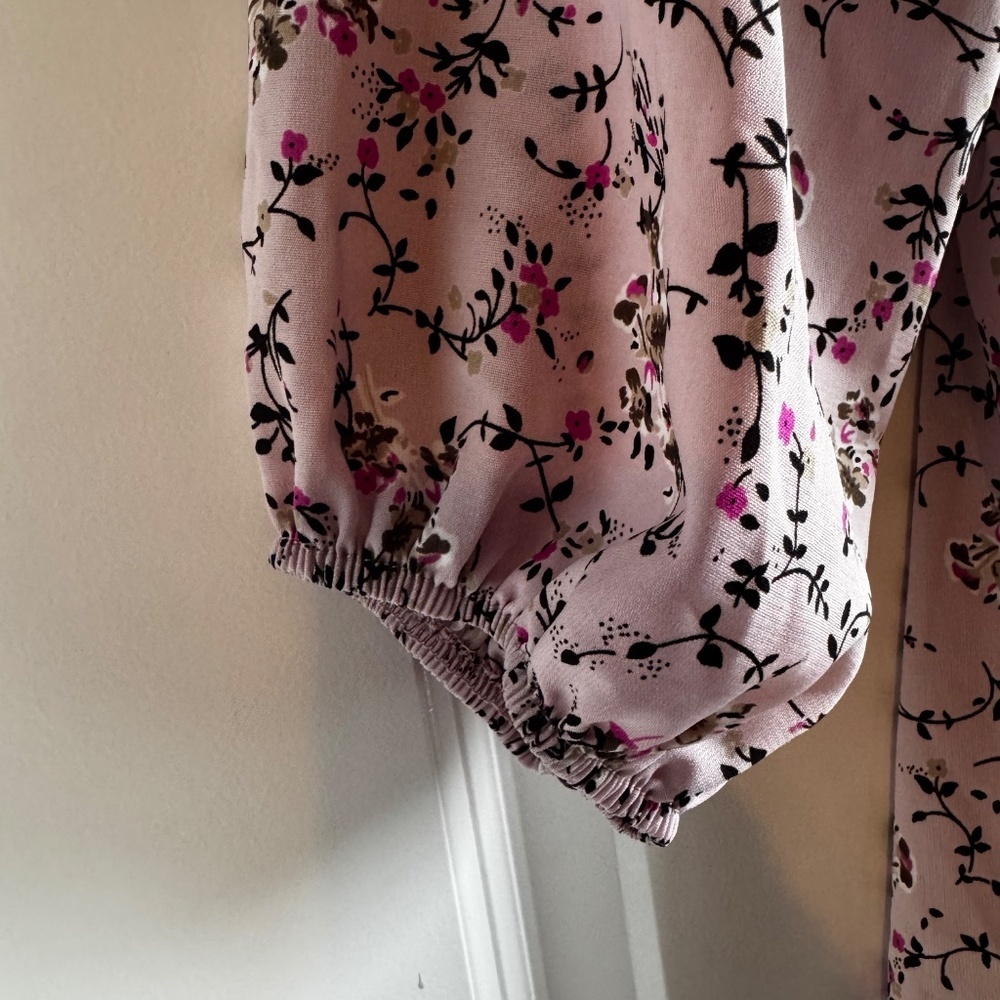 Pink Floral Romper Size Medium - Picture 6 of 7